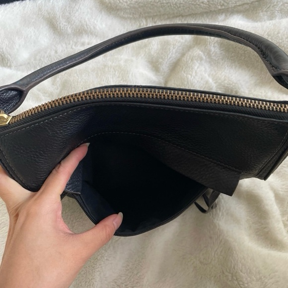 Black and Gold Fossil Shoulder Bag - Picture 4 of 11